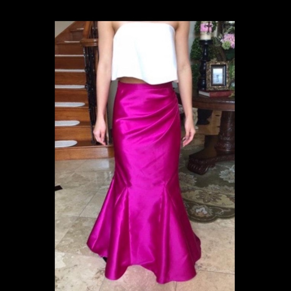 Belle Badgley Mischka Hot Pink Mermaid skirt